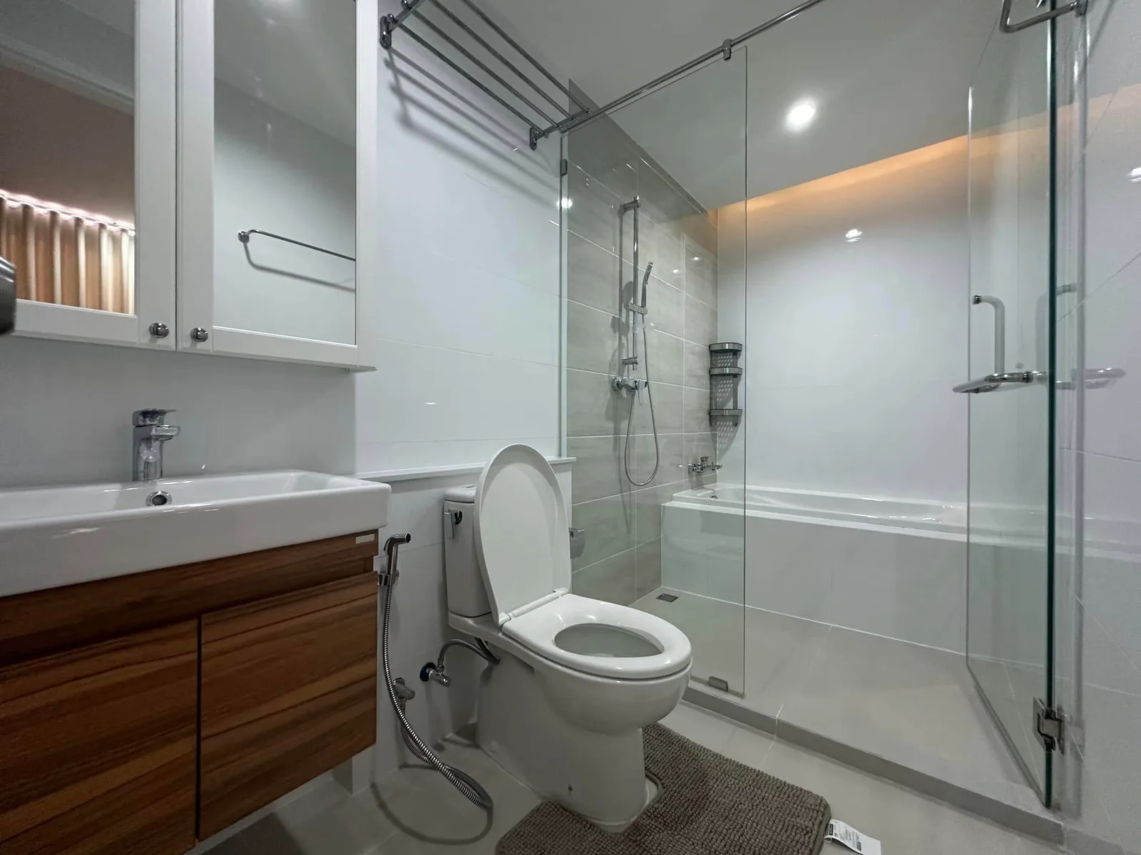 6th Avenue Sukhumvit 15 — photo 10