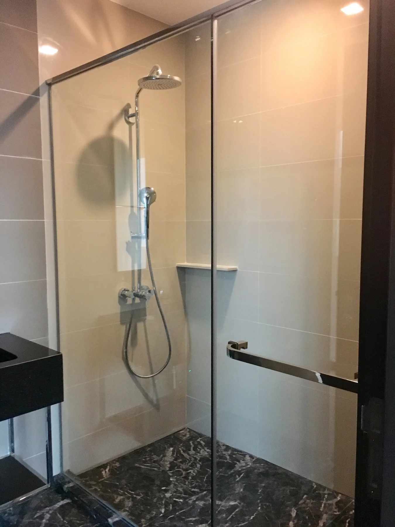 Edge Sukhumvit 23 — photo 12