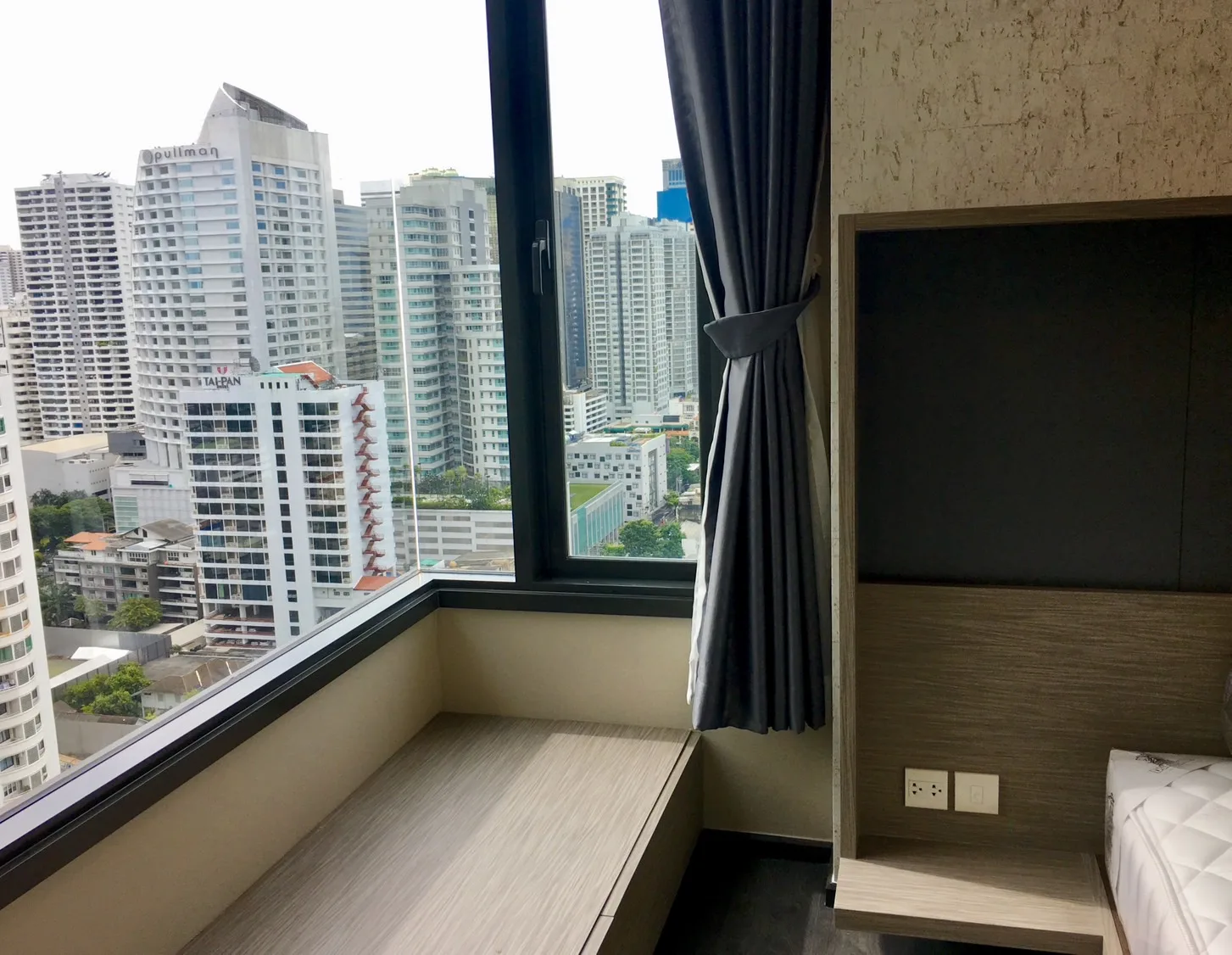 Edge Sukhumvit 23 — photo 8