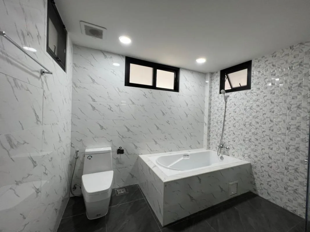 Townhouse Suk 26- — photo 17