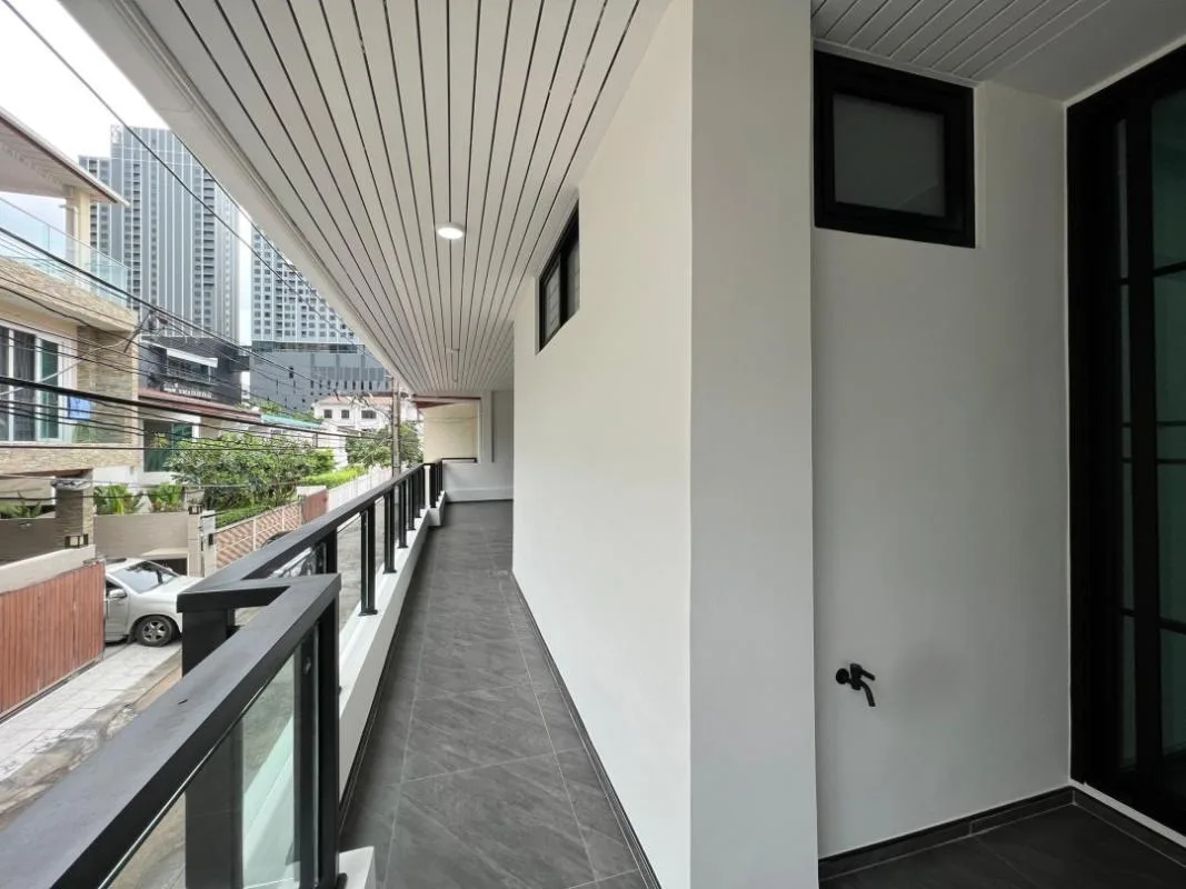 Townhouse Suk 26- — photo 19