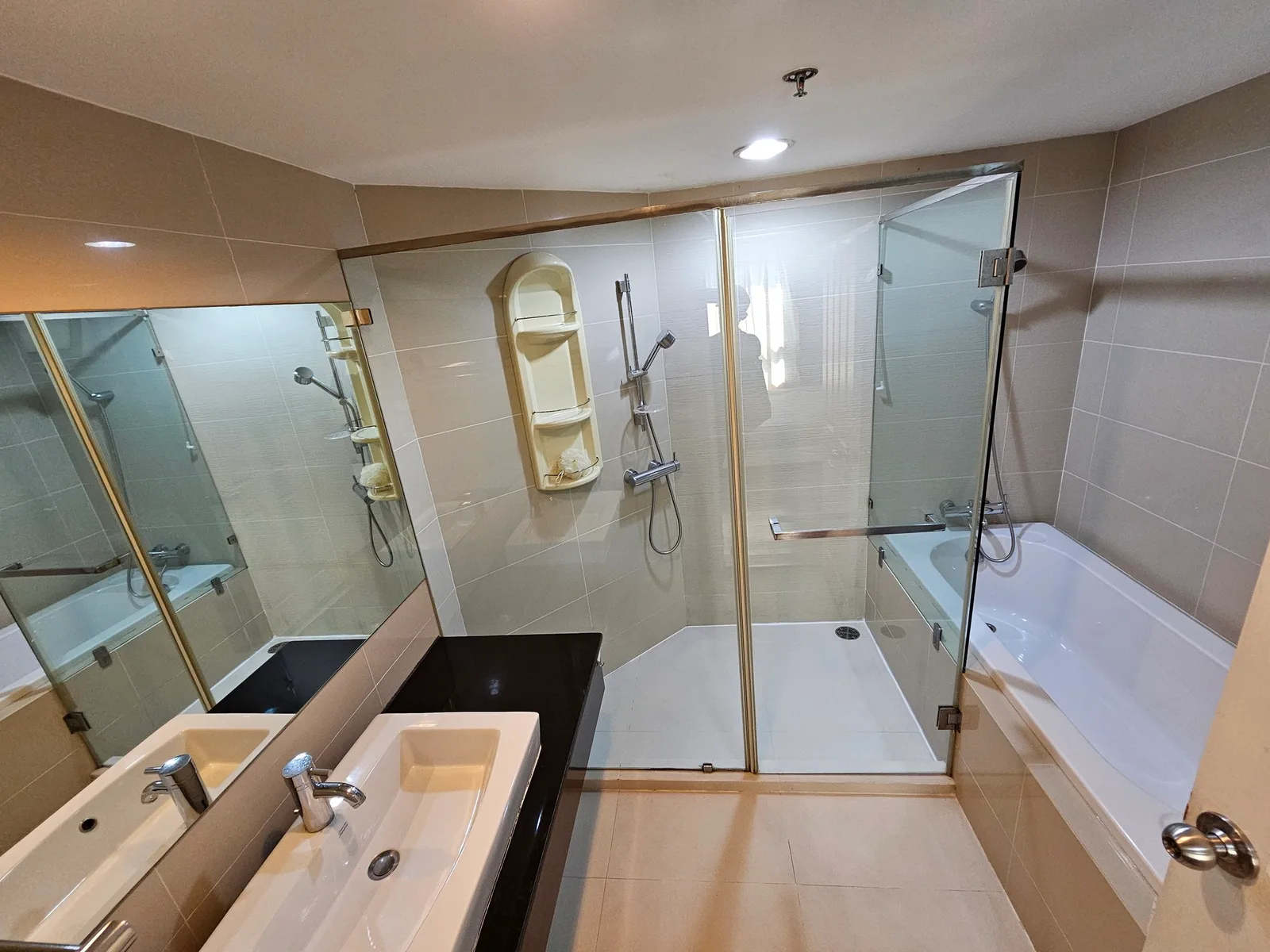 Belle Grand Rama 9 — photo 9