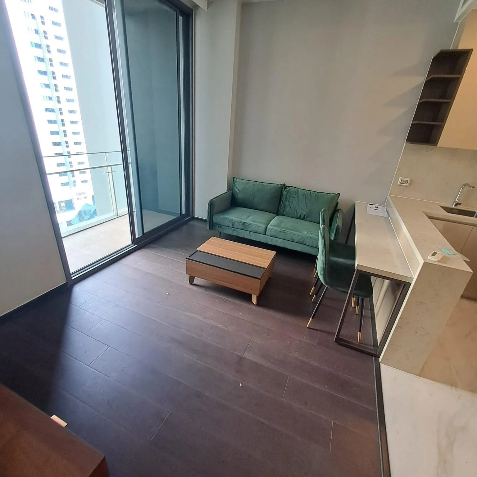 Laviq Sukhumvit 57 — photo 1