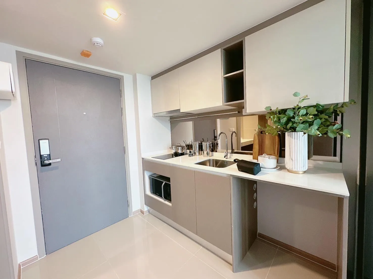 Ideo Rama 9 - Asoke — photo 3