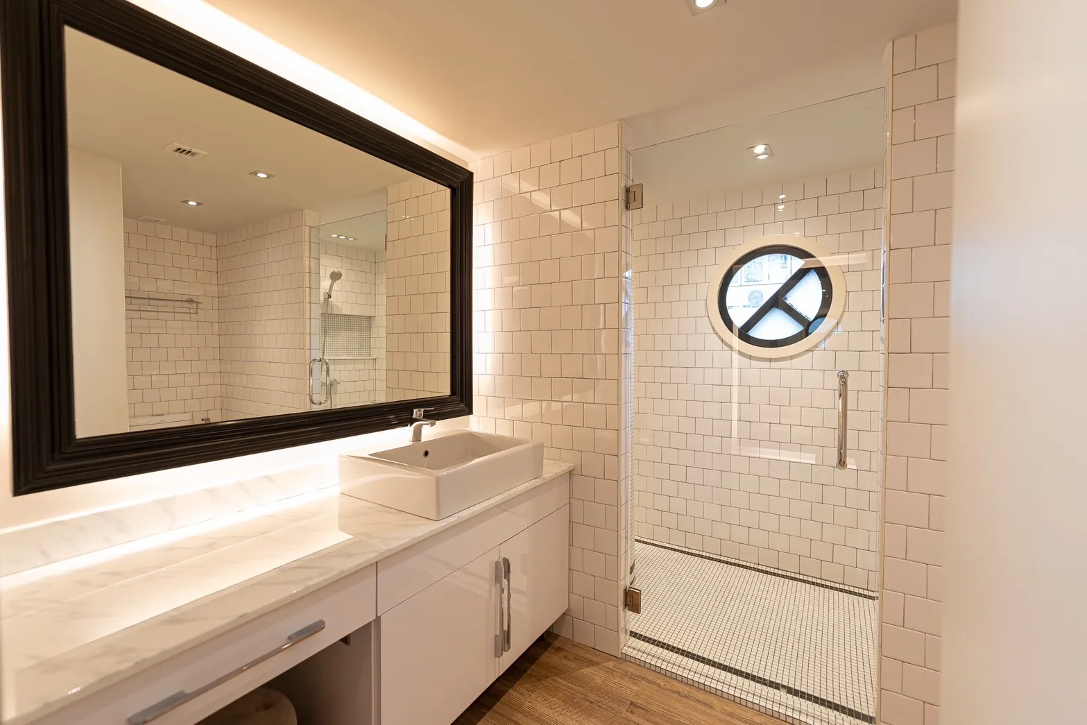 Penthouse Condominium — photo 11
