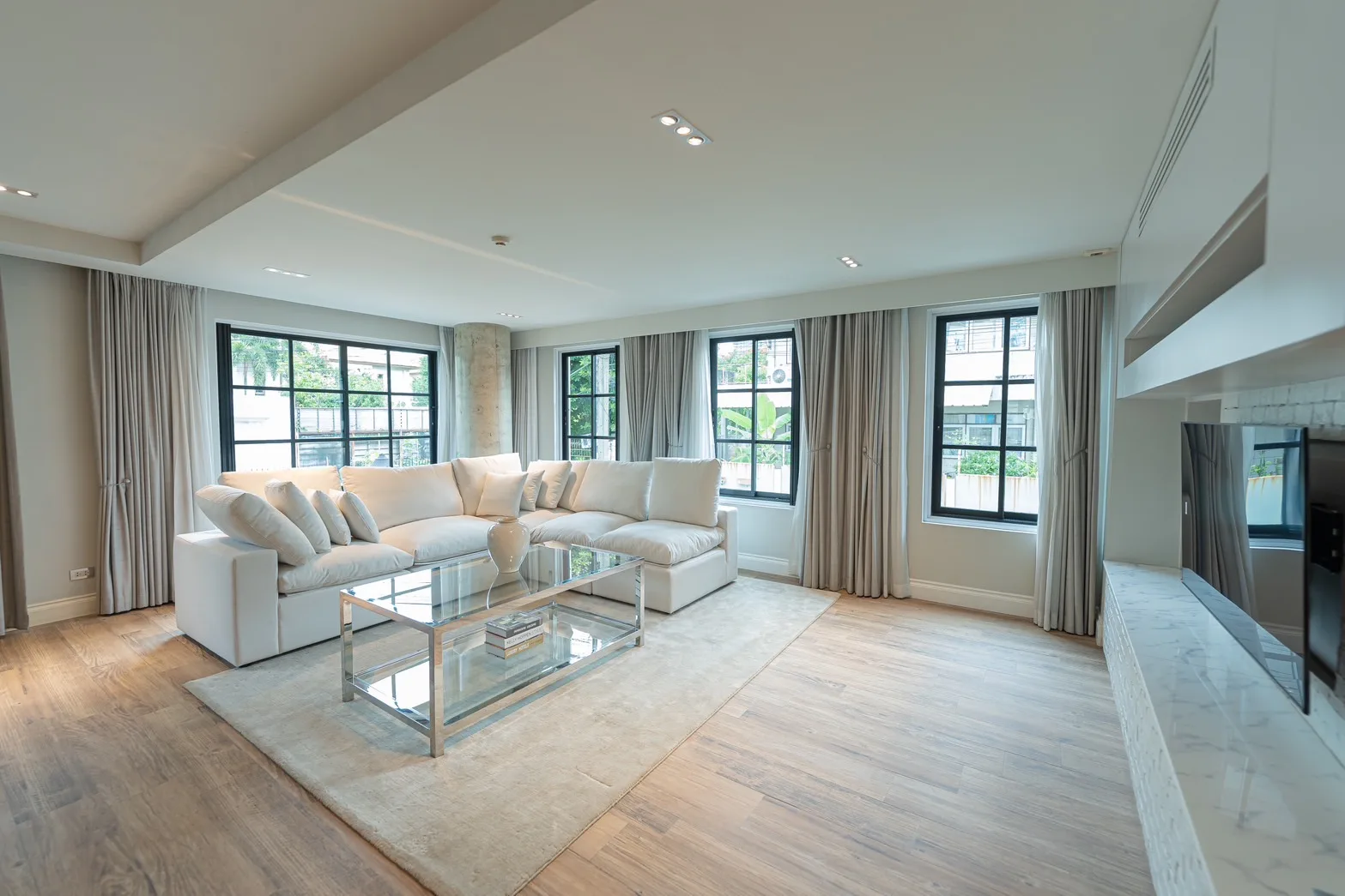 Penthouse Condominium — photo 3