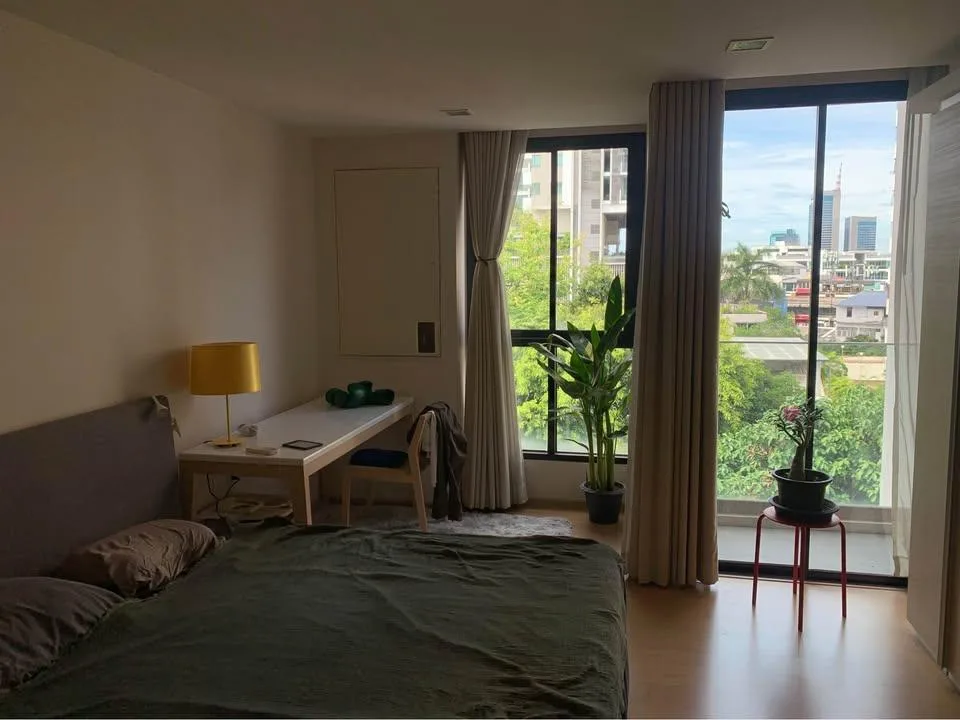 LIV@49 — photo 6