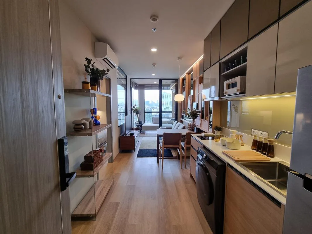 The Issara Sathorn — photo 2