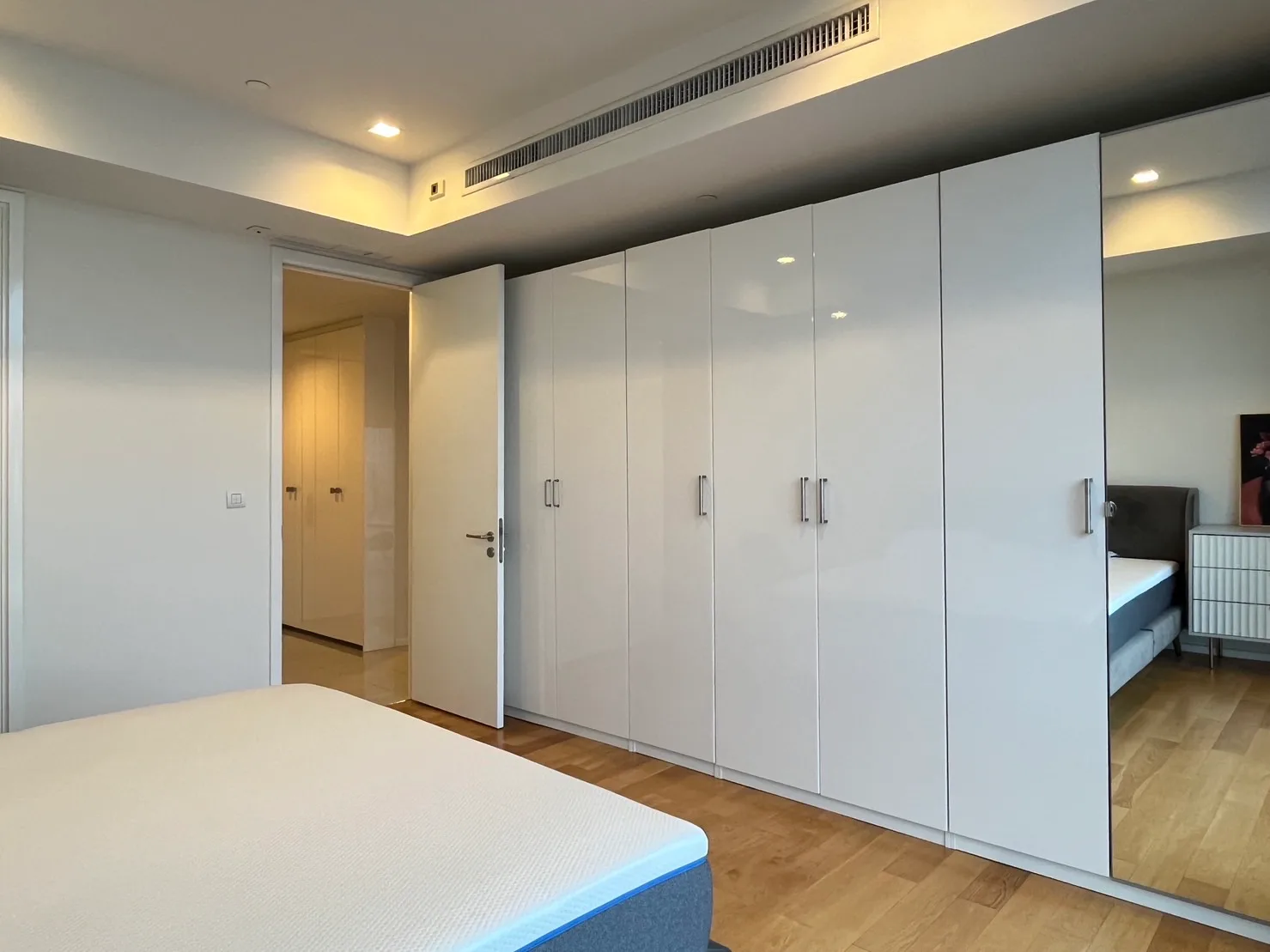Circle Living Prototype — photo 7