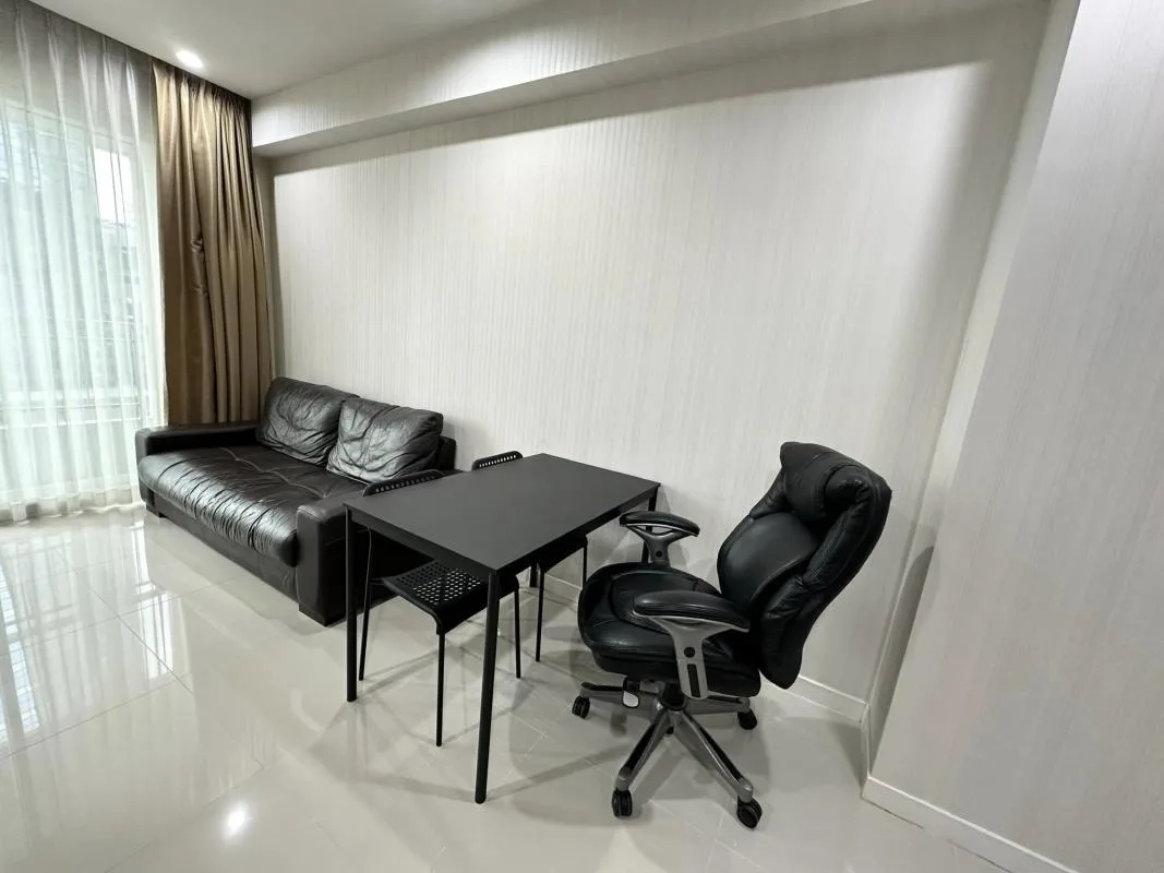Circle Condominium — photo 2