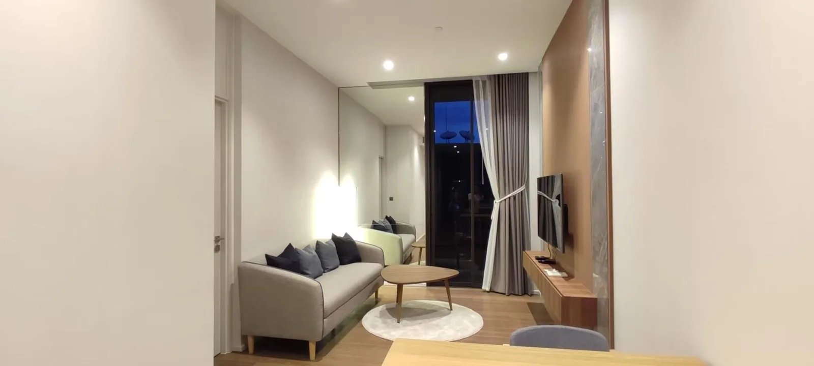 Muniq Langsuan — photo 1