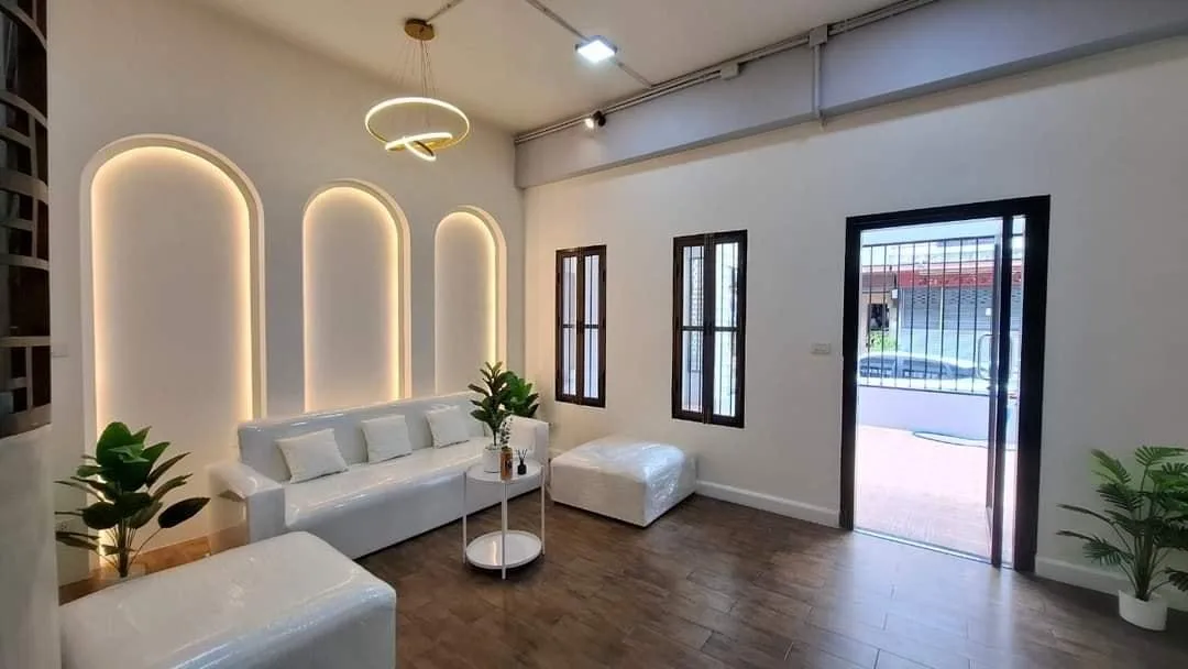 Townhome — photo 1