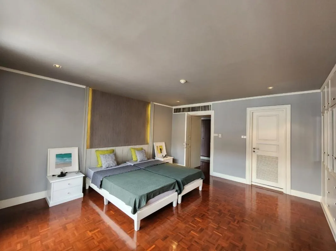 Monet House Apartment — photo 9